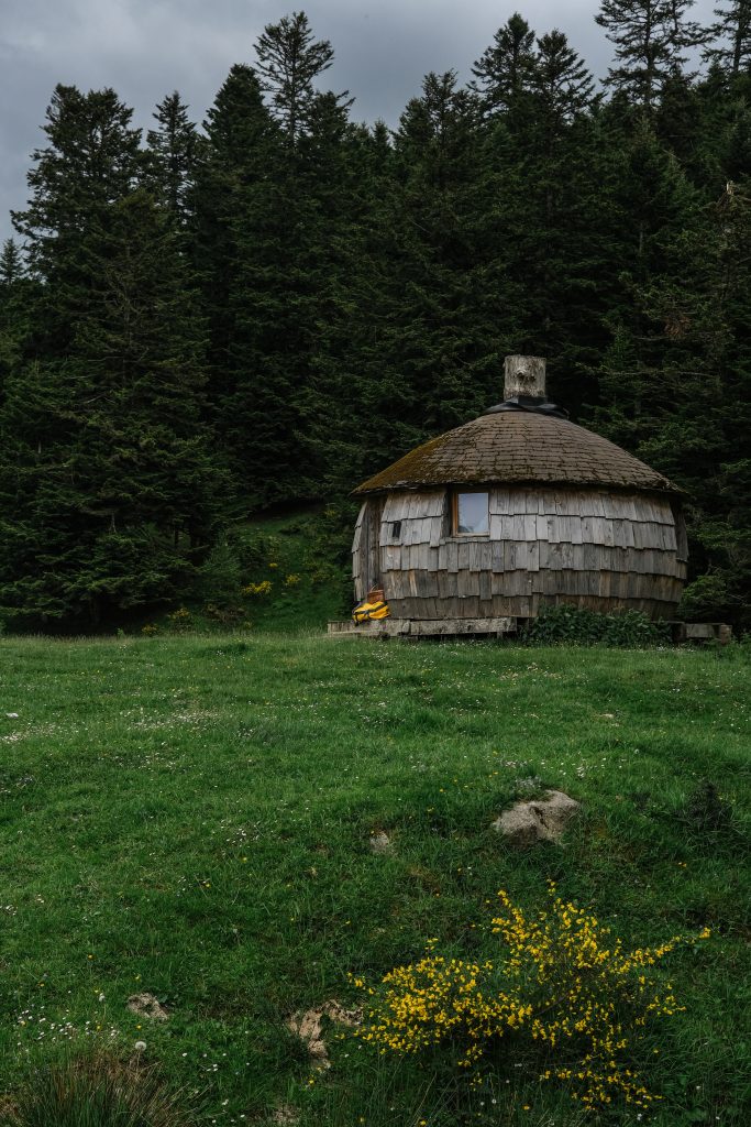 Photo d'une cabane au lac de Payolle dans les Hautes Pyrénées
