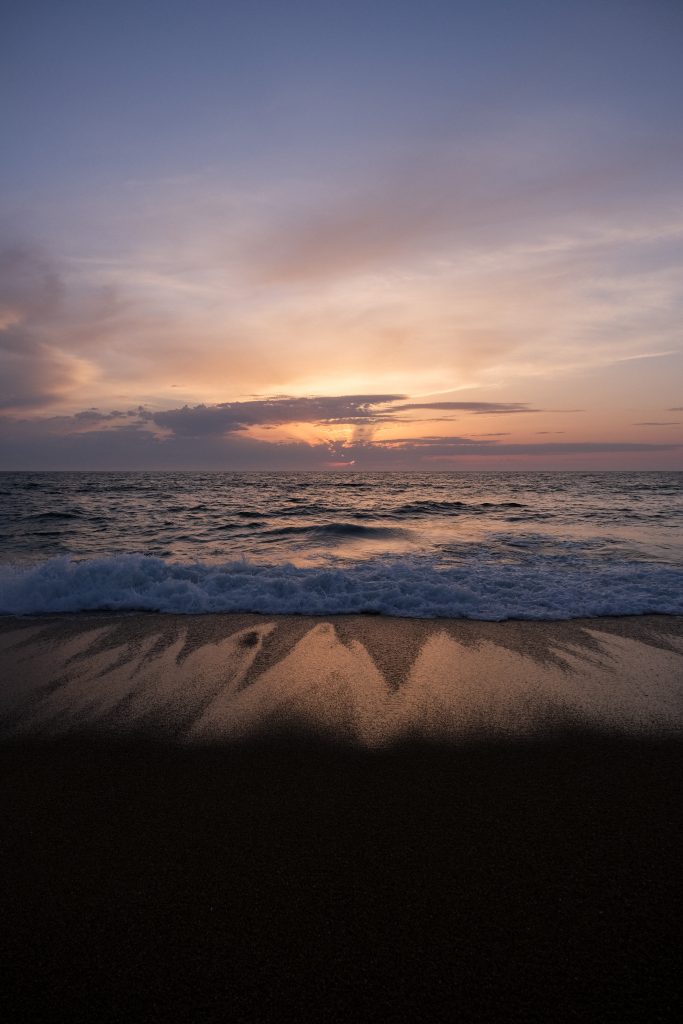 coucher de soleil magnifique sur la plage